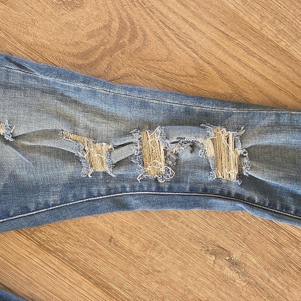 Abercrombie & Fitch Distressed Super Skinny Ankle Mid Rise Jeans - Picture 5 of 8